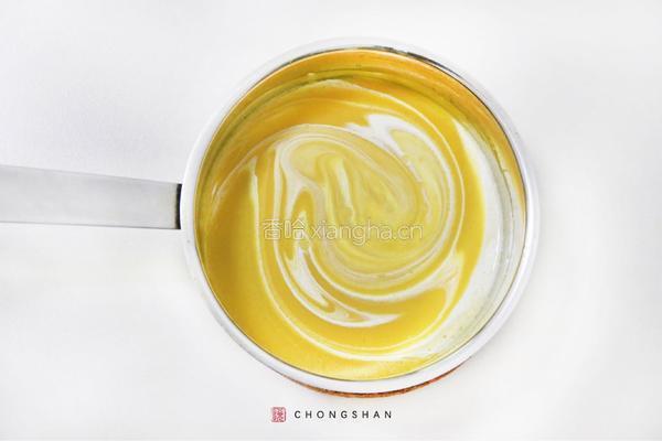 马赛南瓜海鲜风情浓汤的做法图解4