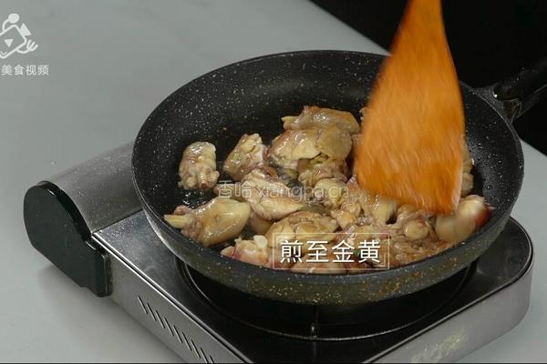酱香浓郁的开胃鲁菜 三步学会秘制酱焖鸡的做法图解9