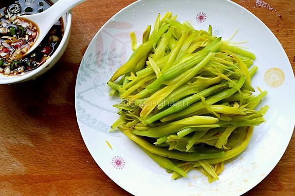 凉拌黄花菜的做法图解5