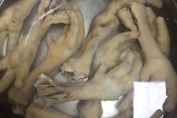 焖烧卤水鸡爪的做法图解3