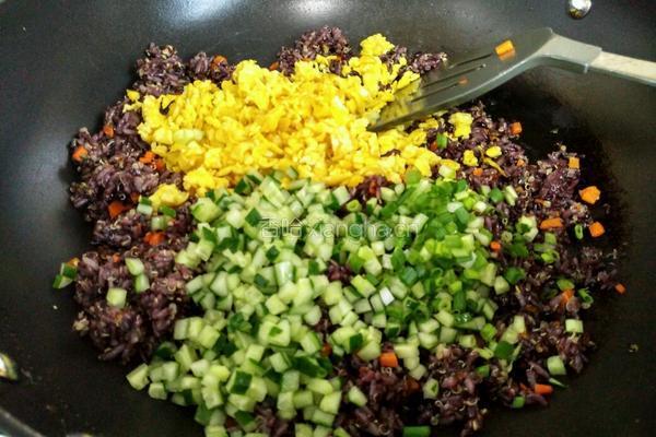 三色藜麦杂蔬蛋炒饭的做法图解13