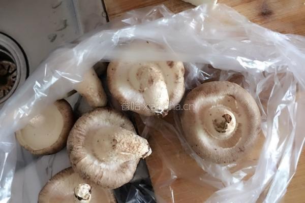 番茄豆腐汤的做法图解1