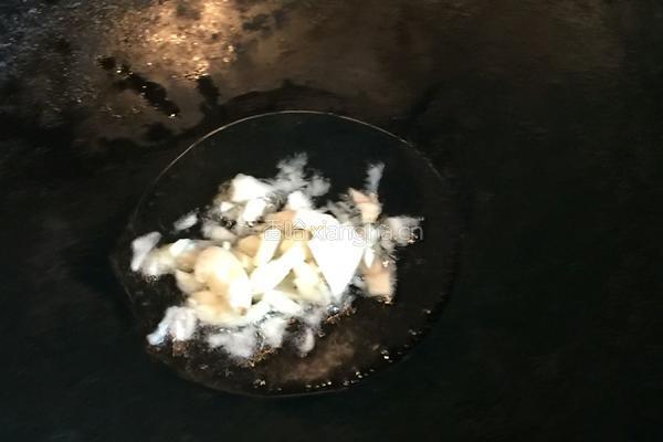 菜椒炒南瓜藤的做法图解1