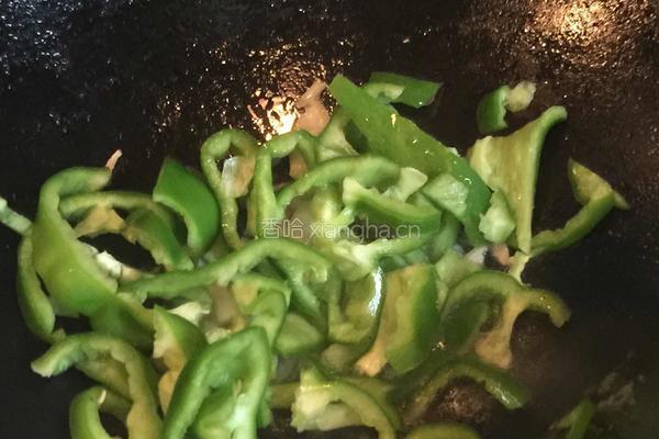 菜椒炒南瓜藤的做法图解2