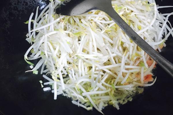 韭菜炒绿豆芽的做法图解6