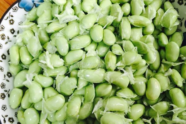 小咸菜烧毛豆的做法图解2