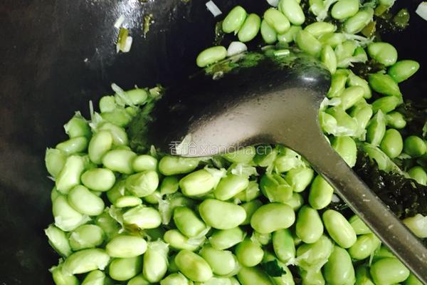 小咸菜烧毛豆的做法图解8