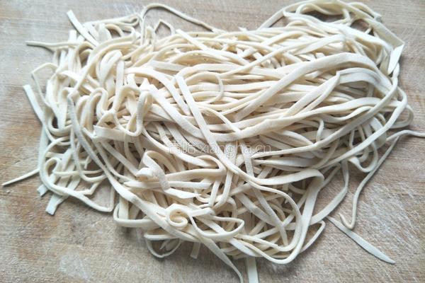 番茄鸡蛋面的做法图解3