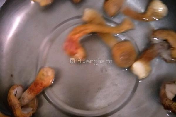 姬松茸白鸽汤的做法图解2