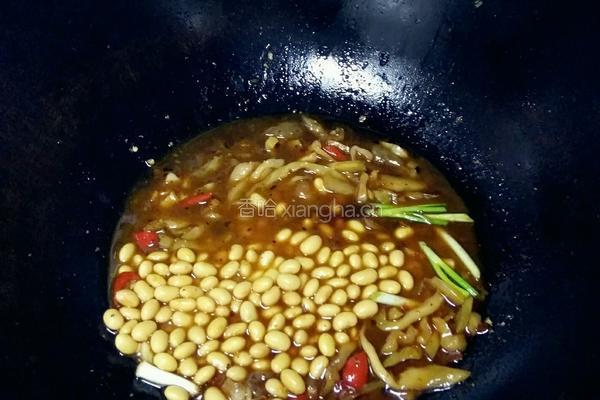 黄豆烧鲫鱼的做法图解9