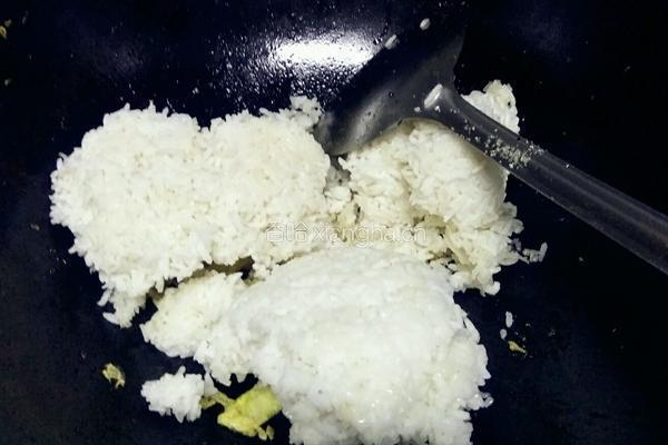 火腿蛋炒饭的做法图解3