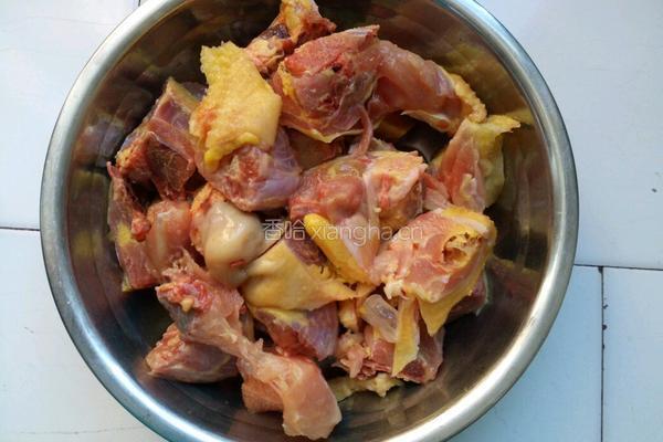 豆角笋子炖鸡的做法图解1
