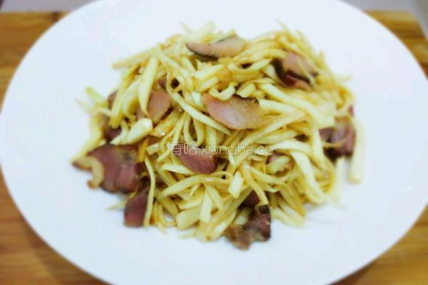 腊肉炒茭白的做法图解8