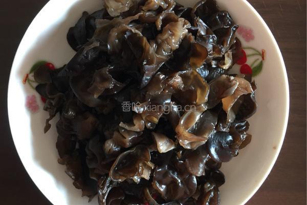 醋溜白菜木耳的做法图解2