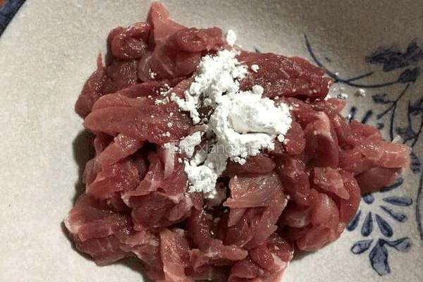 仔姜肉丝的做法图解1