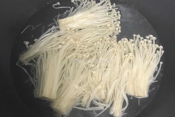 葱油金针菇的做法图解2