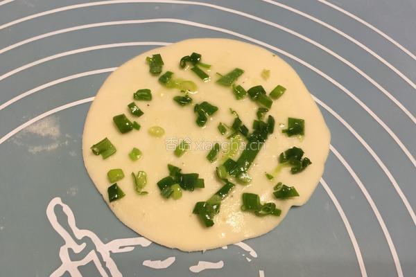 葱油饼(饺子皮版)的做法图解7