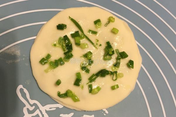 葱油饼(饺子皮版)的做法图解9