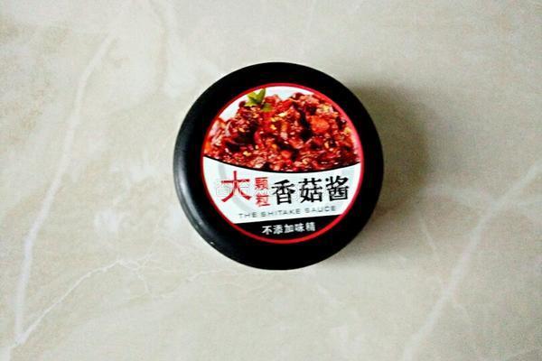 香菇酱拌饭的做法图解2