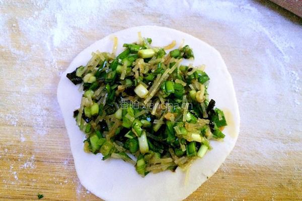 韭菜鸡蛋馅饼的做法图解11