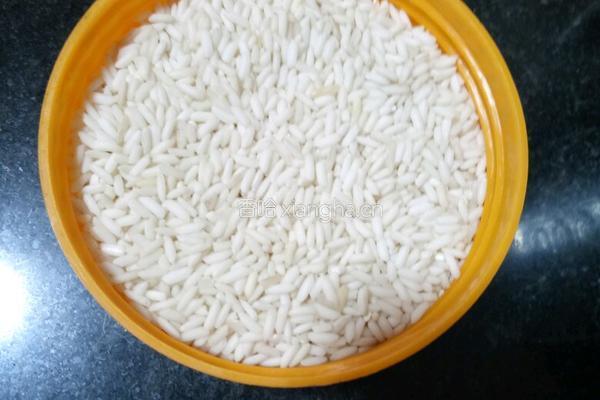 电饭煲腊肉饭的做法图解4