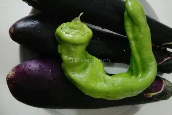 剁椒肉丁茄子的做法图解1