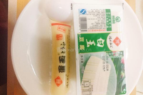 鸭蛋蒸豆腐的做法图解1