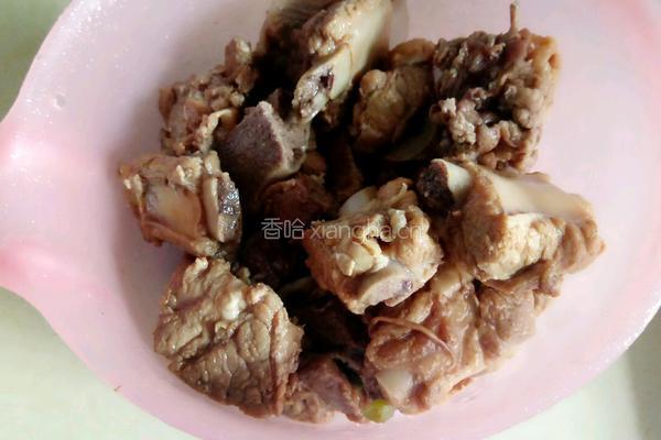 一锅俩菜之一 排骨炖豆角的做法图解1