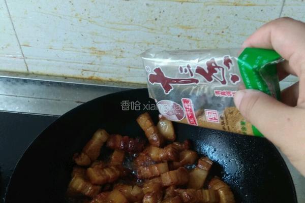 红烧肉炖土豆的做法图解10