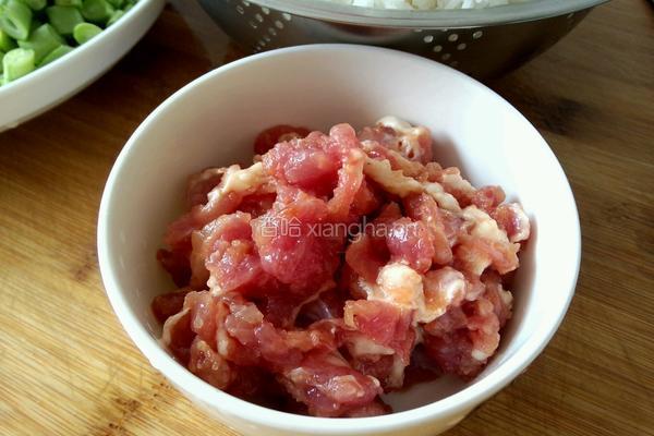 肉末米饭的做法图解1