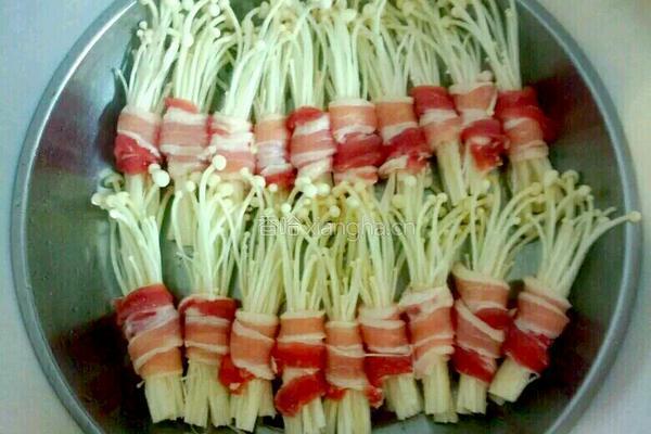 五花肉卷绿豆芽的做法图解4