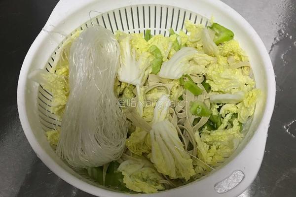 酥肉丸子粉丝汤的做法图解8