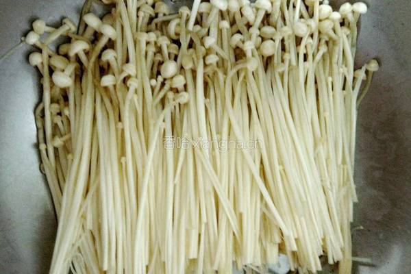 木须柿子炒金针菇的做法图解3