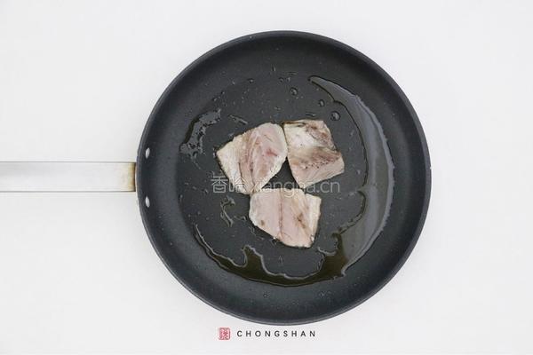 味增青花鱼饭的做法图解1