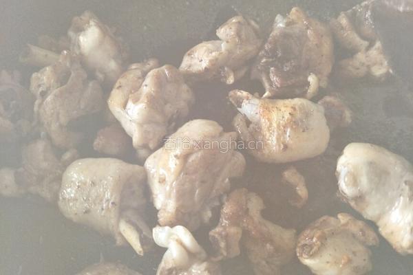 干锅土豆鸡的做法图解1