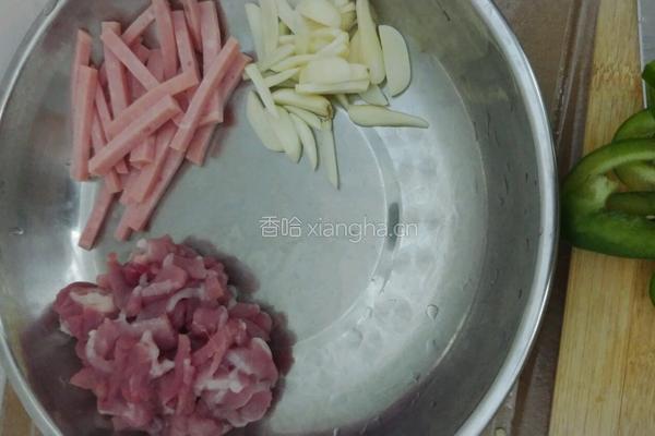 榨菜肉丝的做法图解1