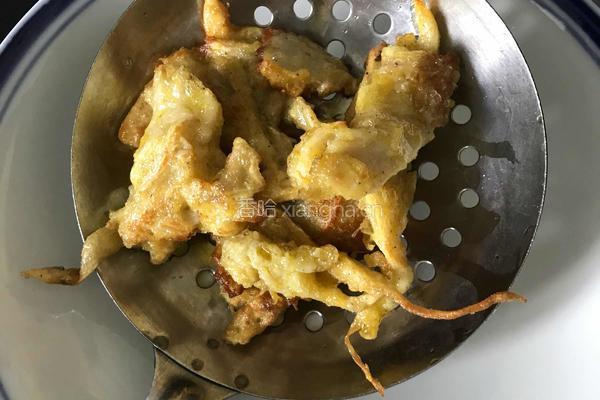 椒盐炸蘑菇的做法图解5