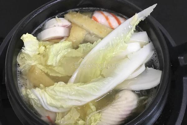 娃娃菜粉丝丸子汤的做法图解3