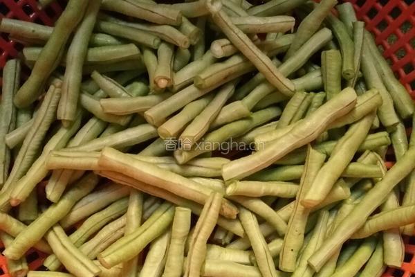 长豆角炒肉的做法图解1