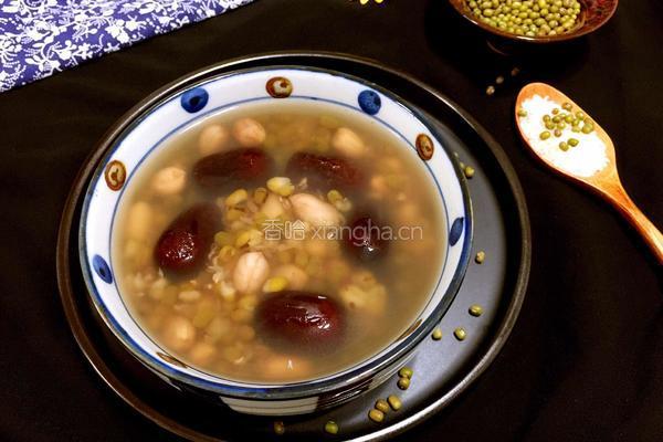 绿豆花生红枣甜汤的做法图解1