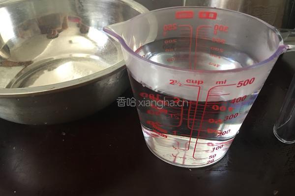 芒果草莓布丁的做法图解2