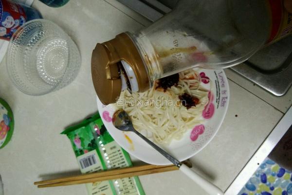 酸辣拌面的做法图解4
