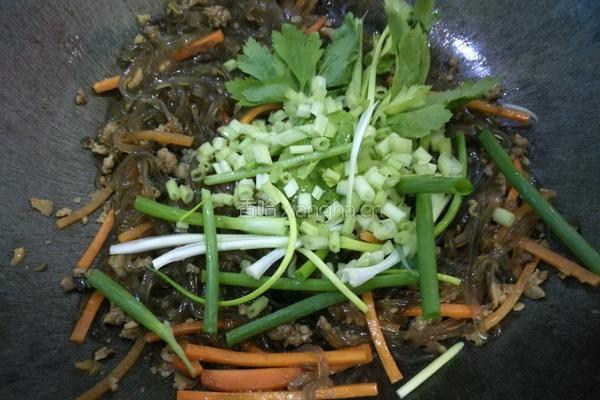 肉沫炒红薯粉条的做法图解5