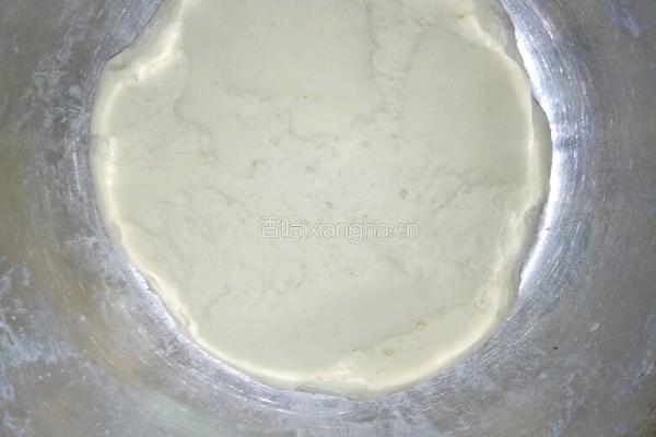 电饭锅虾仁披萨的做法图解2