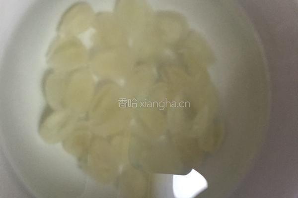 桃胶皂角米雪燕炖银耳的做法图解2