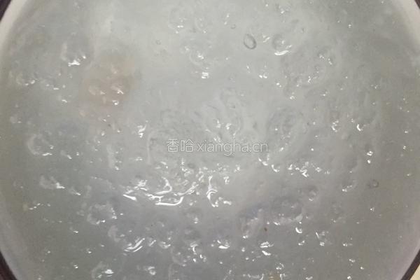 桃胶皂角米雪燕炖银耳的做法图解3