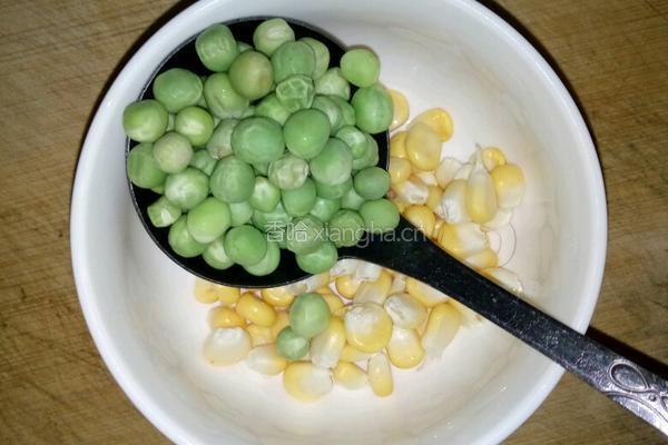 电饭锅虾仁披萨的做法图解4