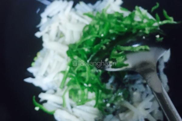 韭菜炒莲菜的做法图解7