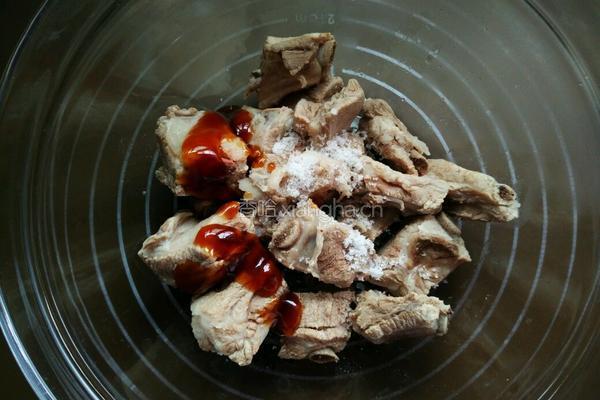 蒜蓉辣椒酱蒸排骨的做法图解3