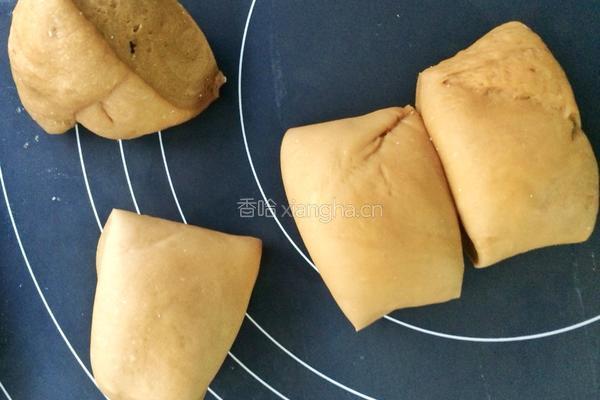 红糖开花馒头的做法图解2